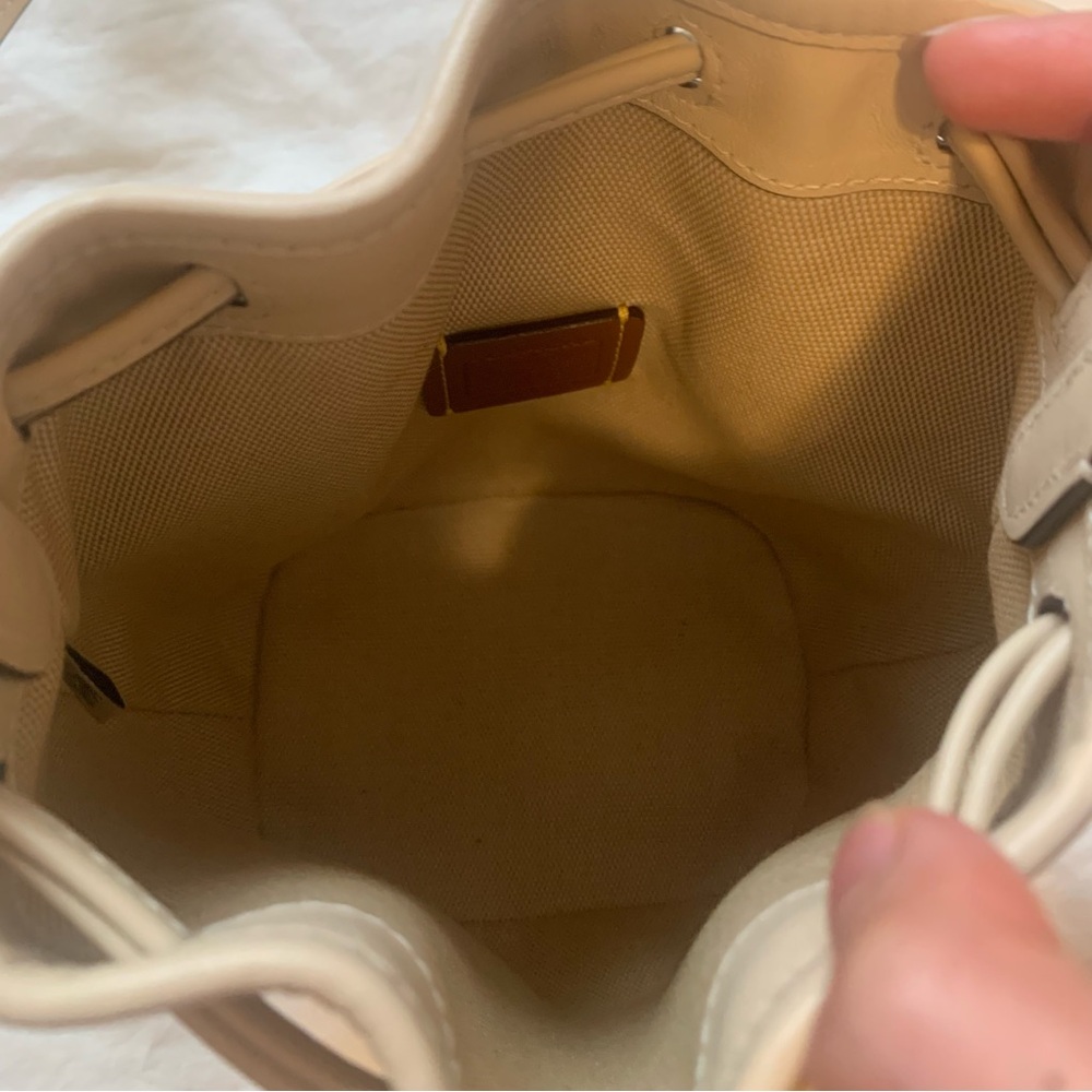 ❌SOLD!!!❌ Coach Camila drawstring glovetan leather bucket bag - Picture 5 of 9